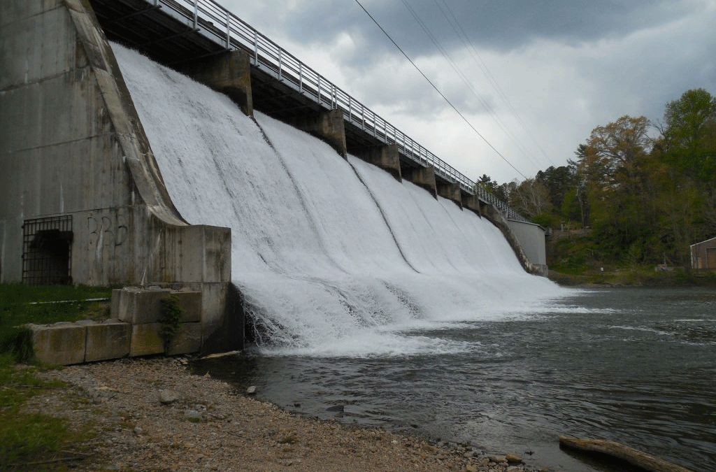Hydrocontroller: water resource monitoring and forecast platform for hydrological basins